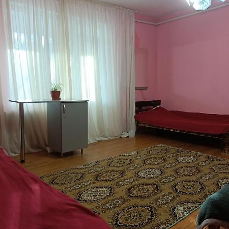 Krone Hostel Uzhhorod Exterior photo