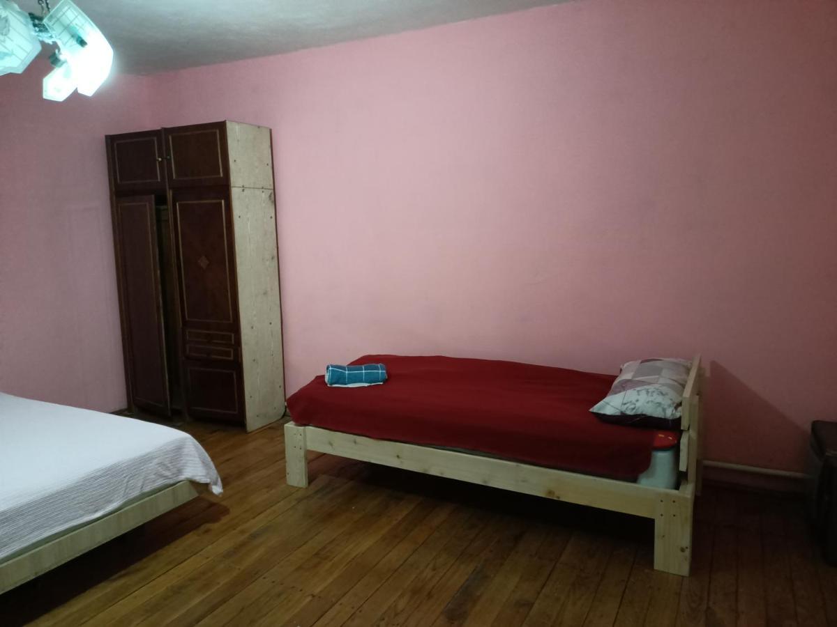 Krone Hostel Uzhhorod Exterior photo