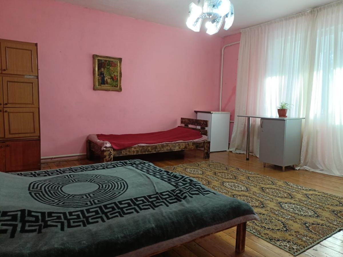 Krone Hostel Uzhhorod Exterior photo