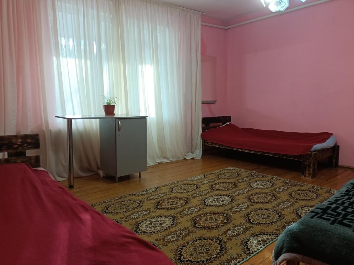 Krone Hostel Uzhhorod Exterior photo