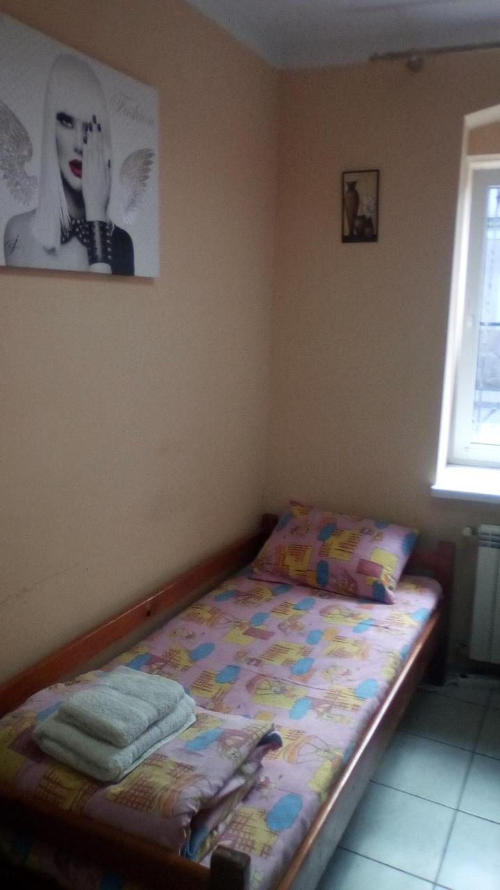 Krone Hostel Uzhhorod Exterior photo