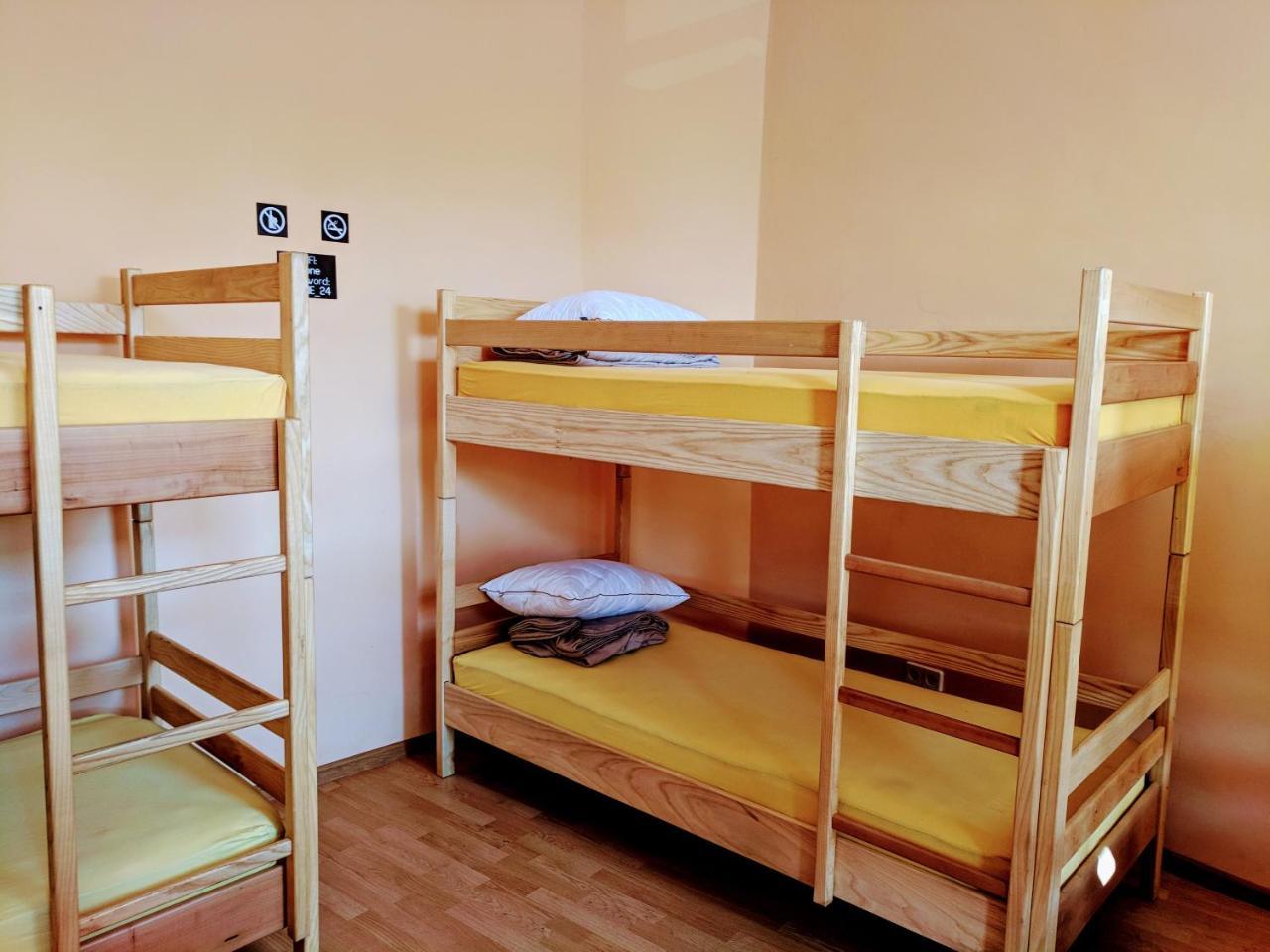 Krone Hostel Uzhhorod Exterior photo
