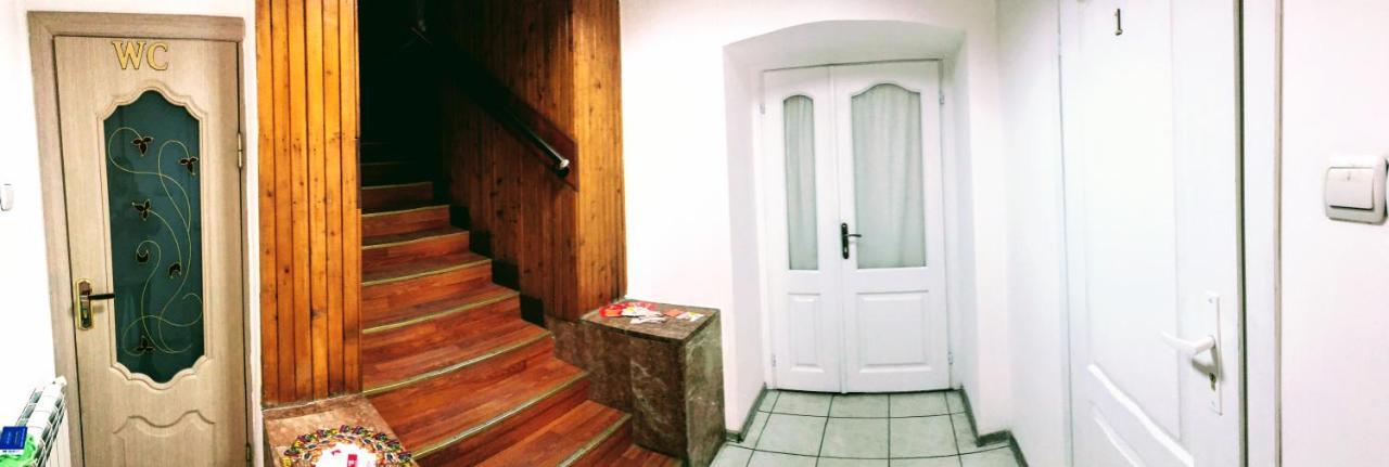 Krone Hostel Uzhhorod Exterior photo